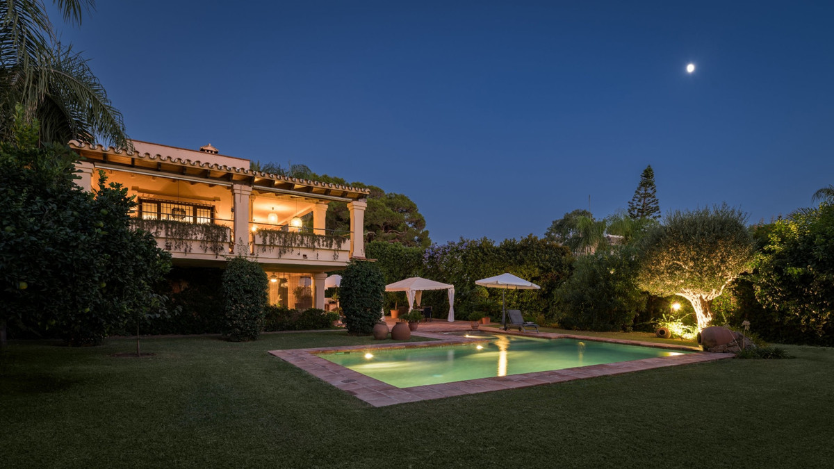 Villa met 6 slaapkamers in Los Monteros, Marbella in Los Monteros - foto 13