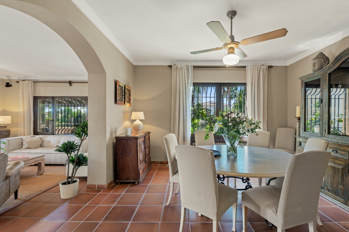 Villa met 6 slaapkamers in Los Monteros, Marbella in Los Monteros - foto 15