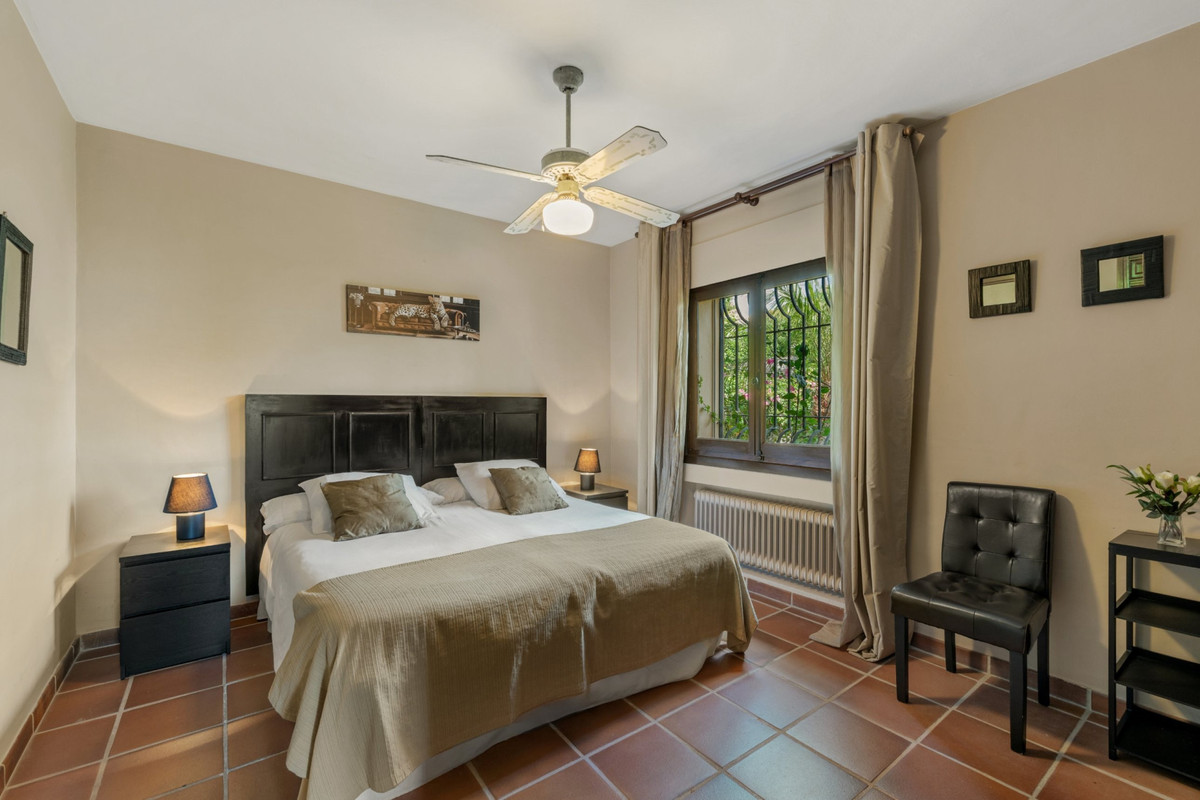 Villa met 6 slaapkamers in Los Monteros, Marbella in Los Monteros - foto 16