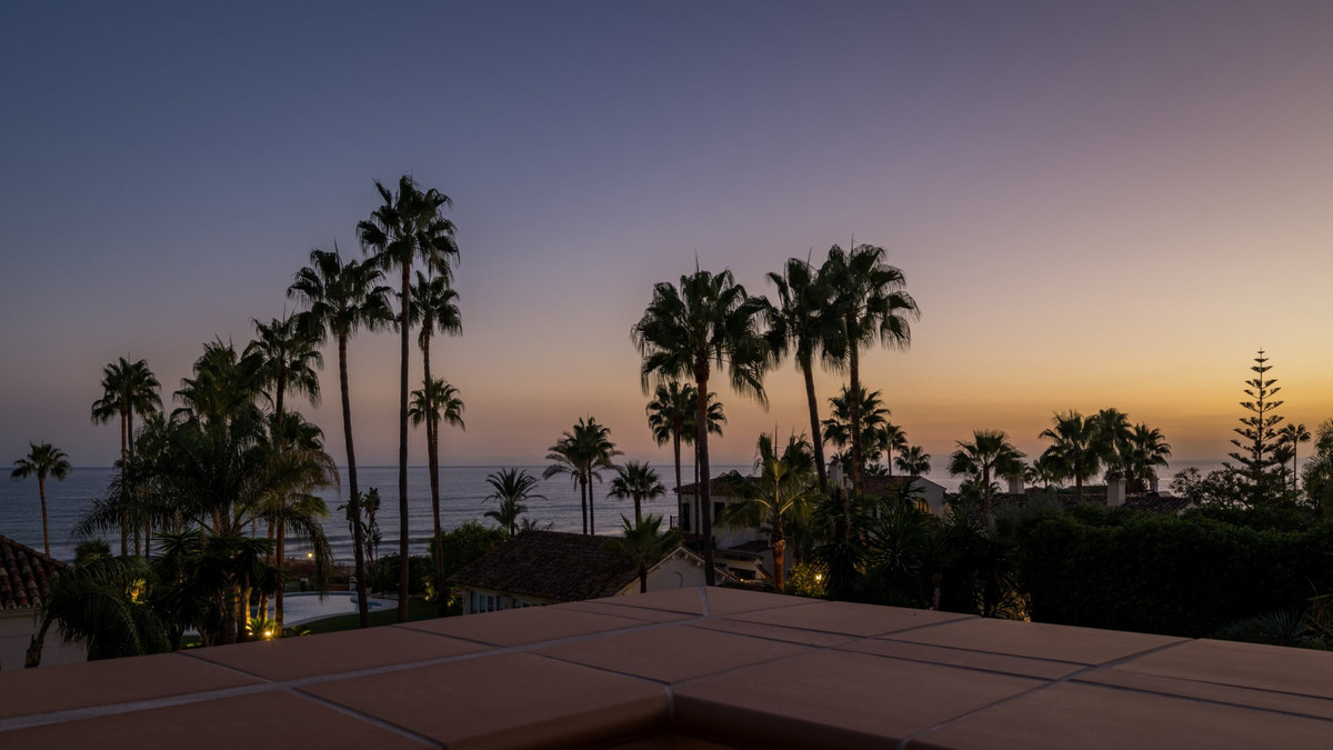 Villa met 6 slaapkamers in Los Monteros, Marbella in Los Monteros - foto 17