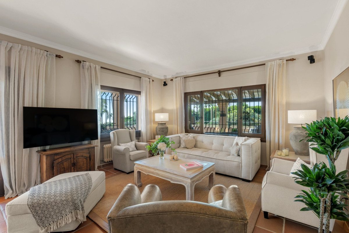 Villa met 6 slaapkamers in Los Monteros, Marbella in Los Monteros - foto 3