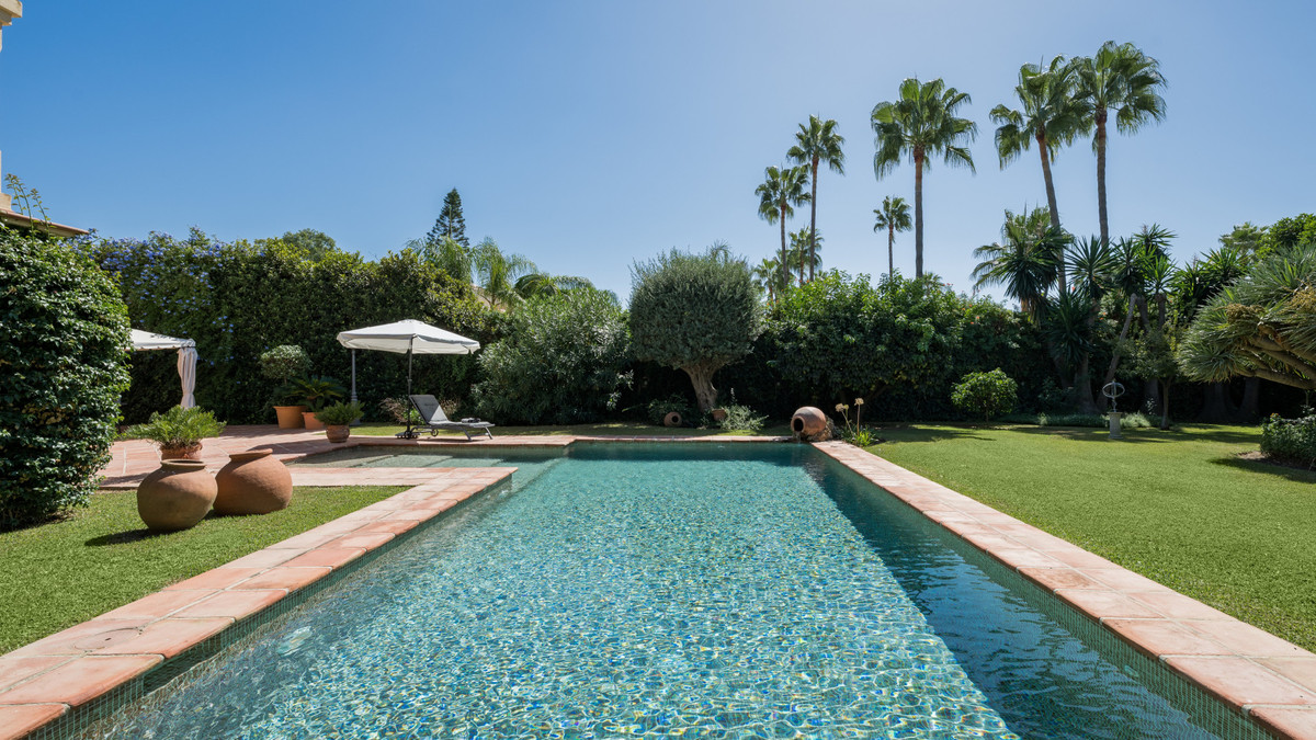 Villa met 6 slaapkamers in Los Monteros, Marbella in Los Monteros - foto 4