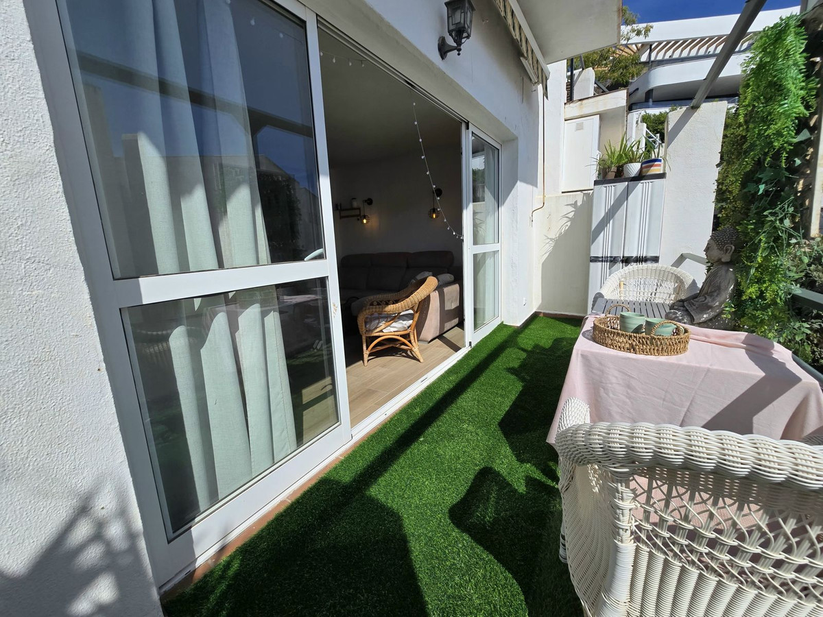 2 bedroom Apartment in Torremolinos in Torremolinos - foto 2