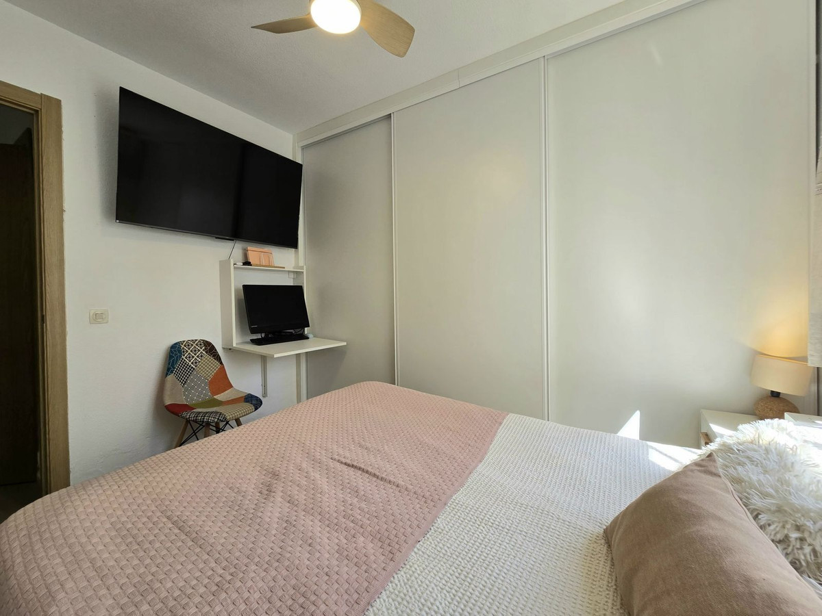 2 bedroom Apartment in Torremolinos in Torremolinos - foto 16