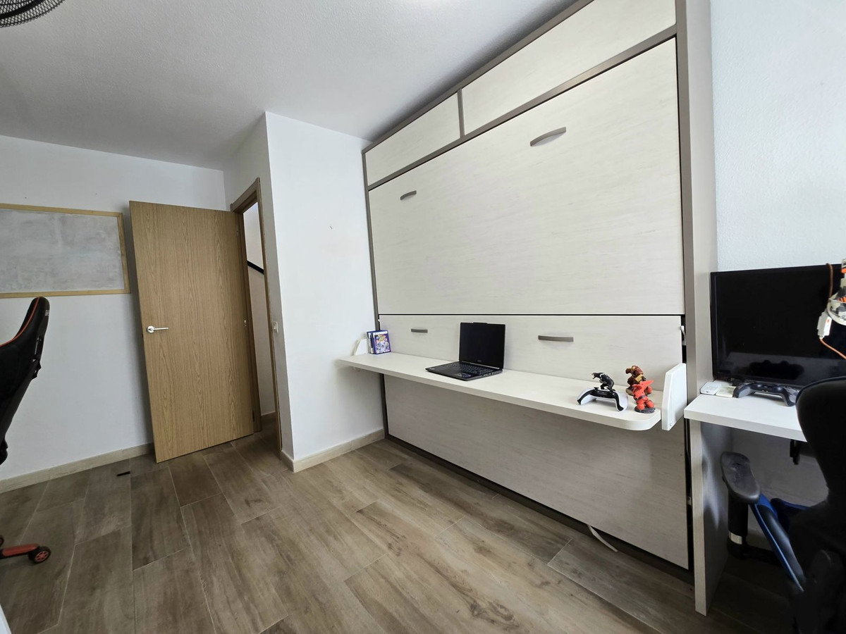 2 bedroom Apartment in Torremolinos in Torremolinos - foto 18