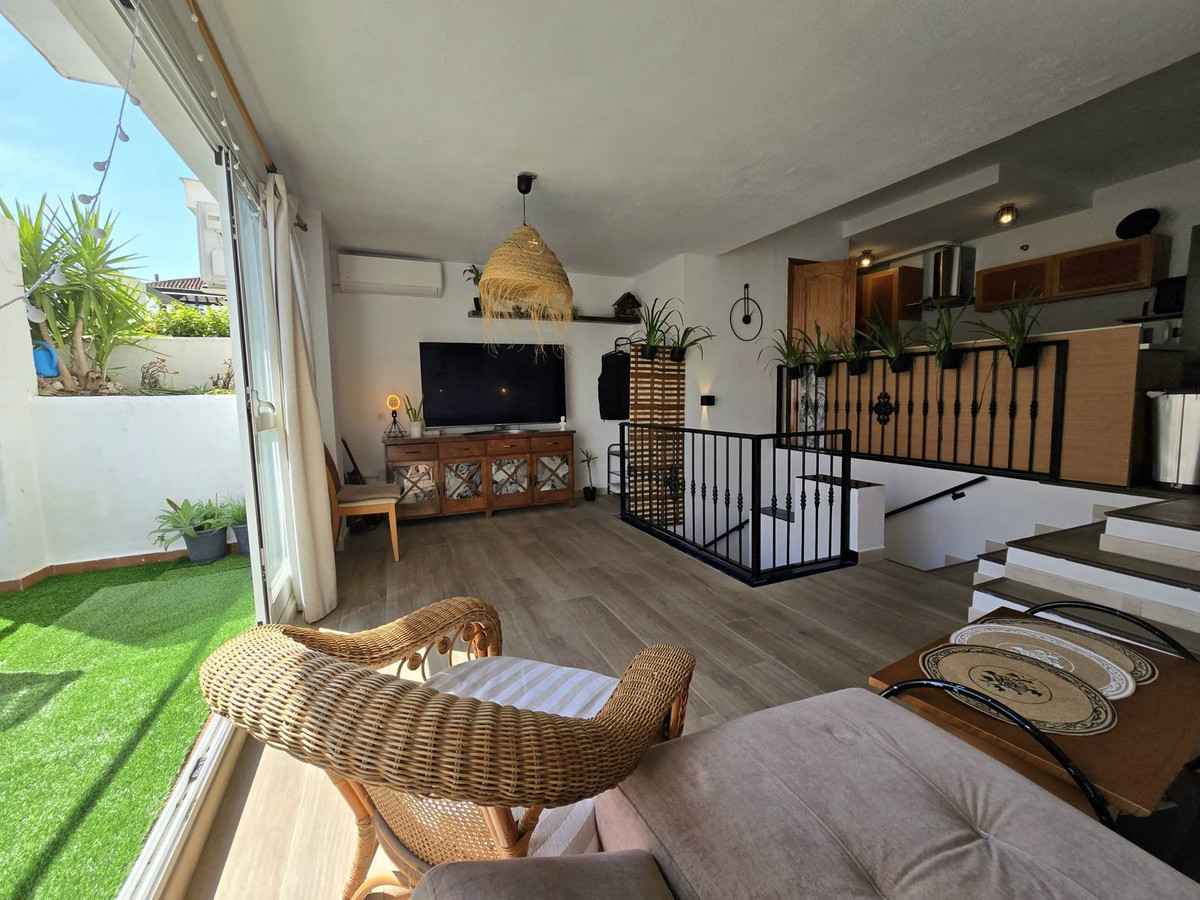 2 bedroom Apartment in Torremolinos in Torremolinos - foto 3