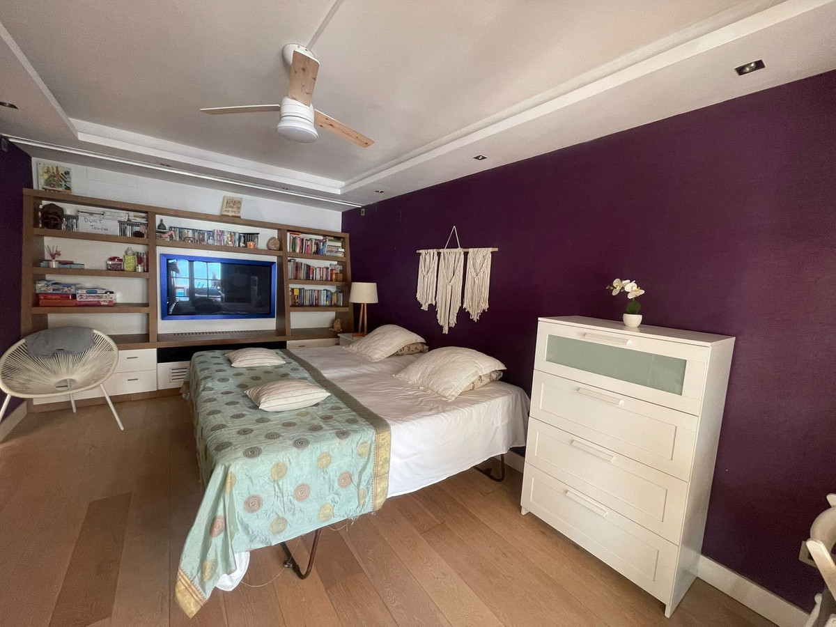 Vrijstaande villa met vijf slaapkamers en privézwembad in Jardines de la Atalaya, Estepona in Atalaya - foto 15