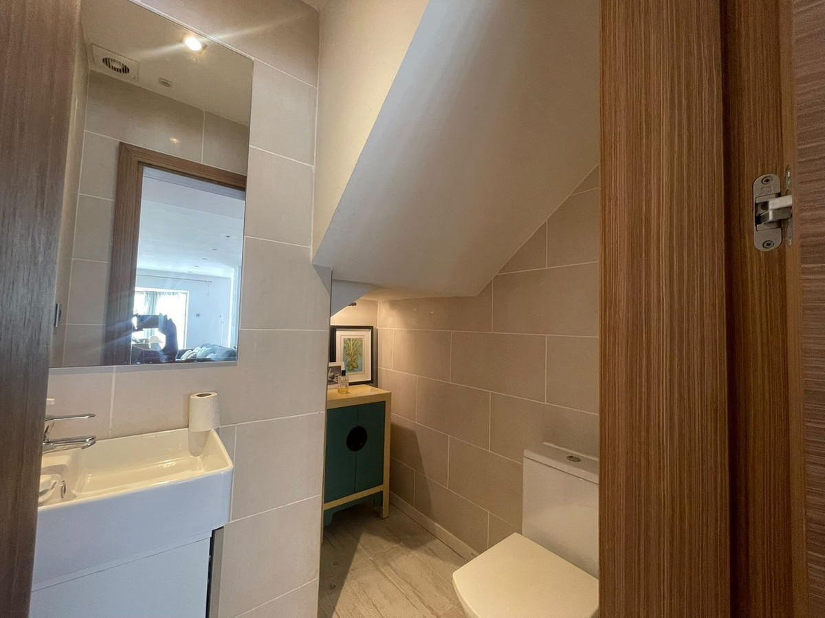 Vrijstaande villa met vijf slaapkamers en privézwembad in Jardines de la Atalaya, Estepona in Atalaya - foto 18