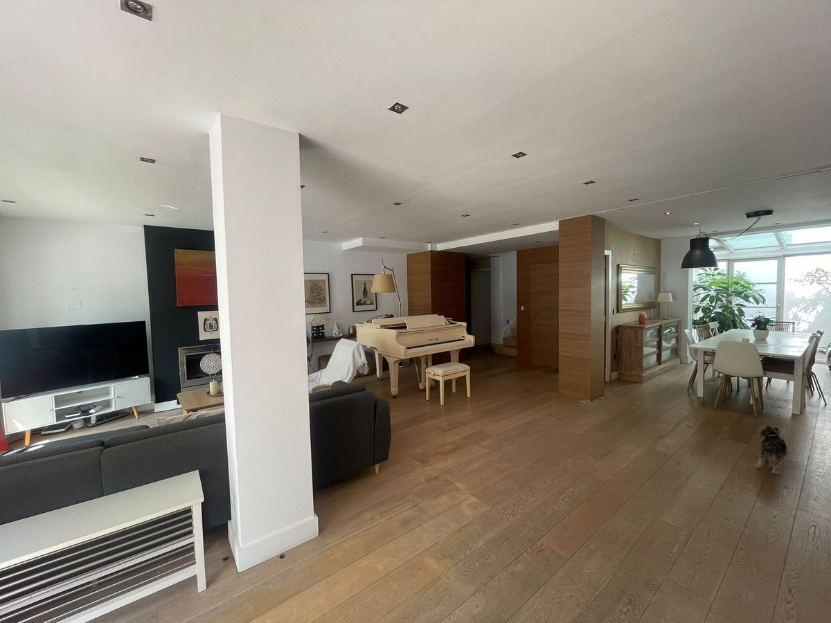 Vrijstaande villa met vijf slaapkamers en privézwembad in Jardines de la Atalaya, Estepona in Atalaya - foto 6