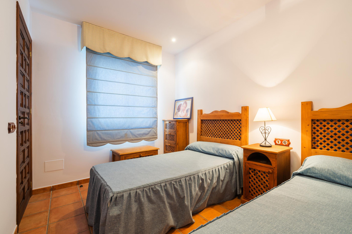 4 bedroom House in Istán in Istán - foto 17