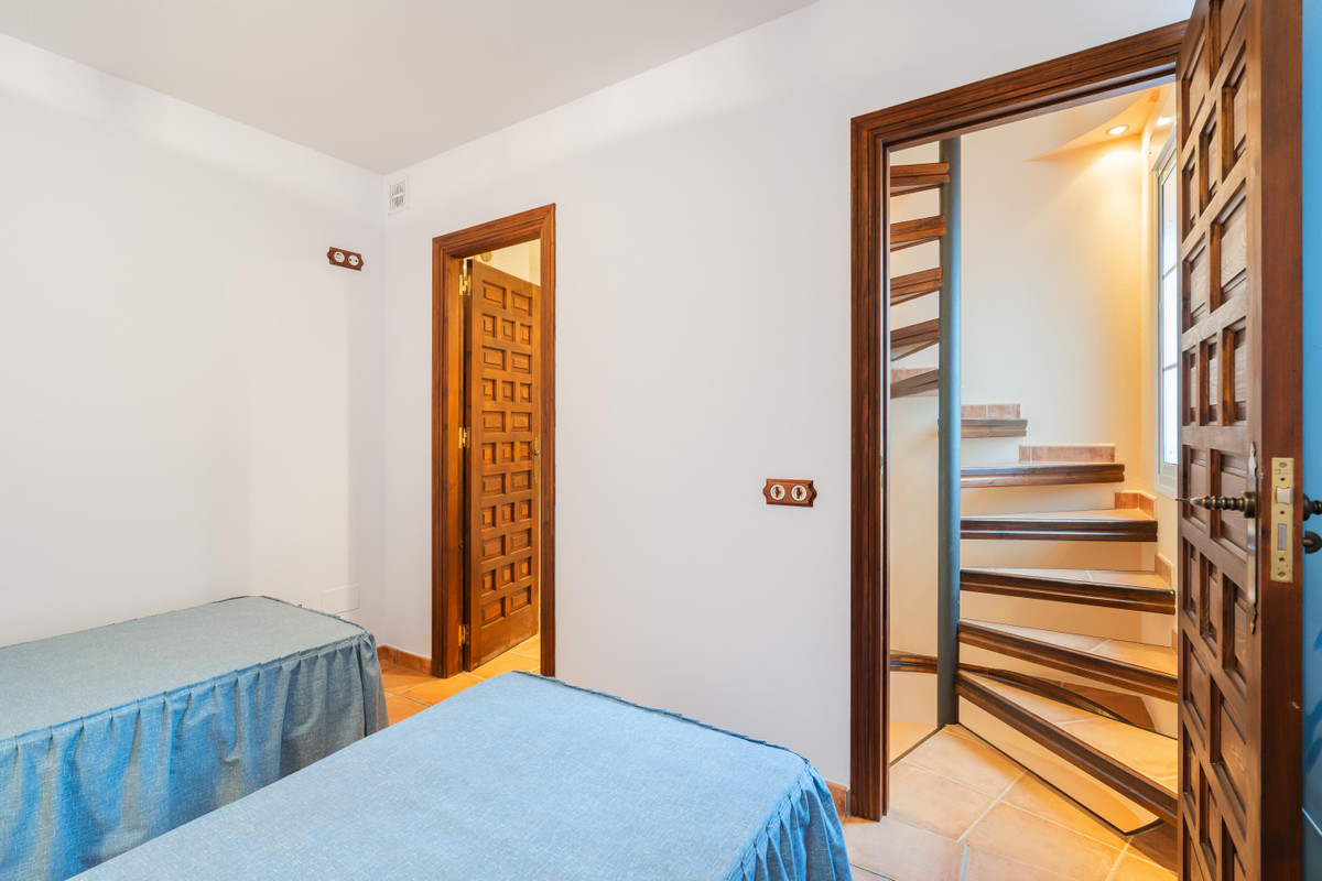 4 bedroom House in Istán in Istán - foto 18