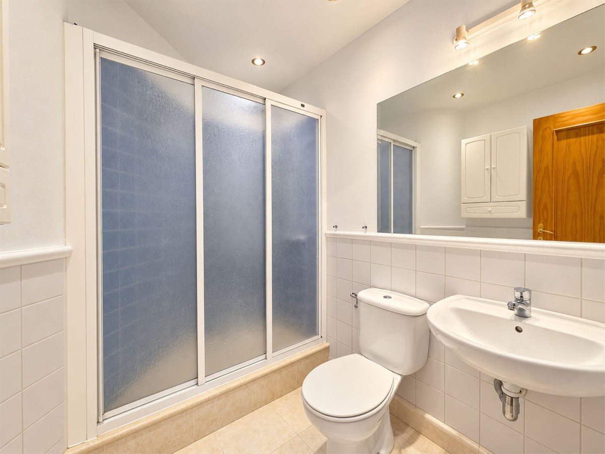 2 bedroom Apartment in Fuengirola in Fuengirola - foto 12