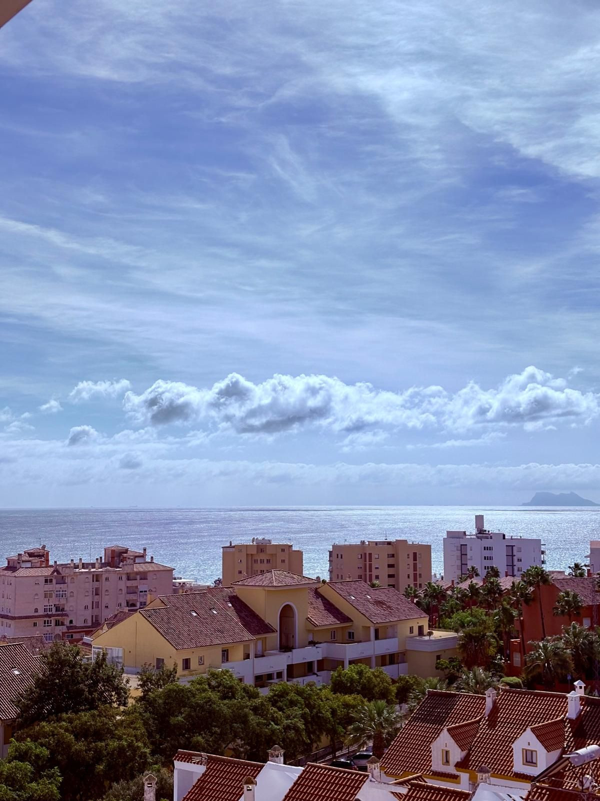 Penthouse met panoramisch zeezicht in Las Mesas, Estepona in Estepona - foto 17
