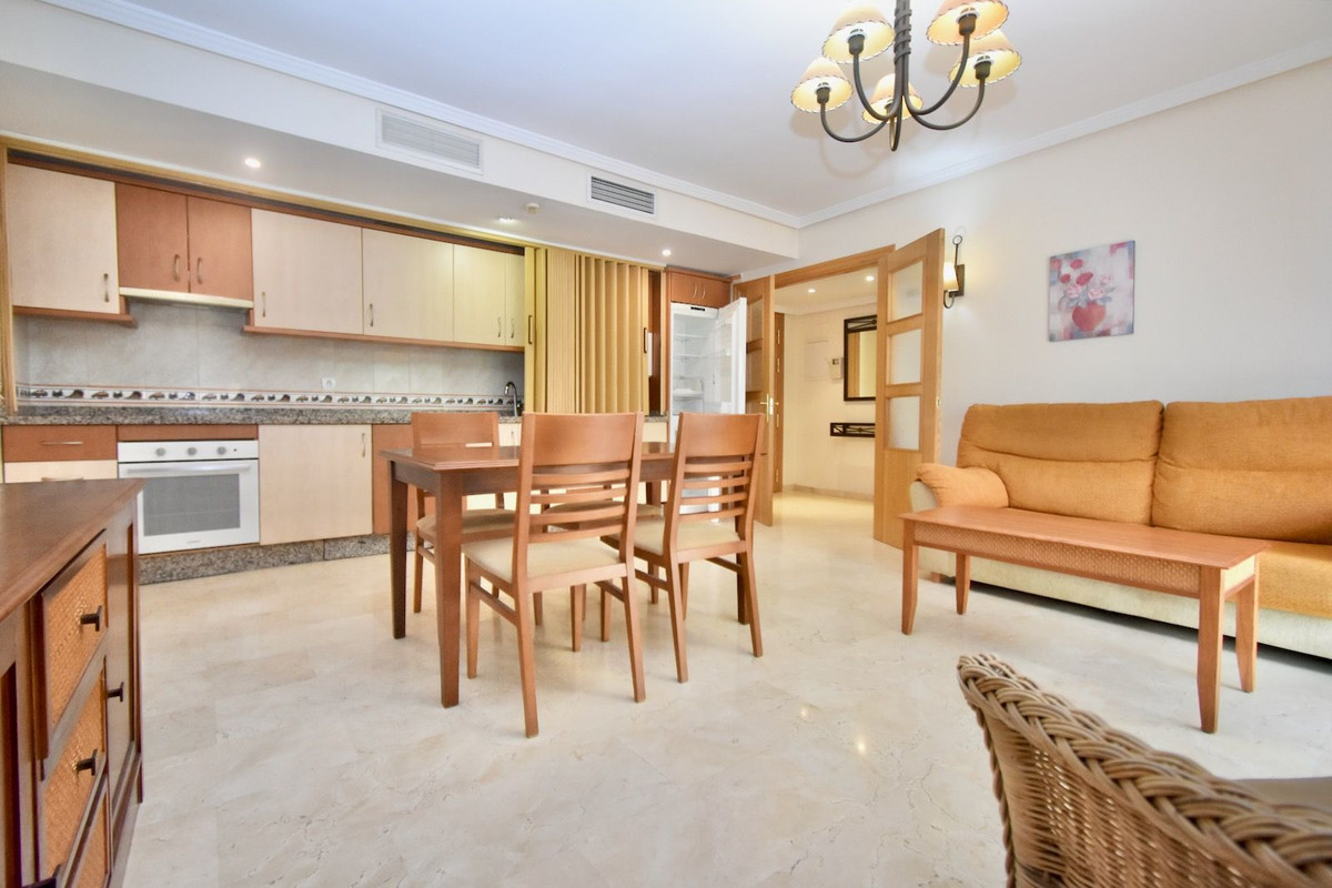 2 bedroom Apartment in Benalmadena in Benalmadena - foto 8