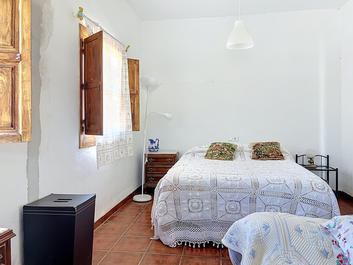 Finca met 6 slaapkamers in Benamargosa, Málaga in Benamargosa - foto 16