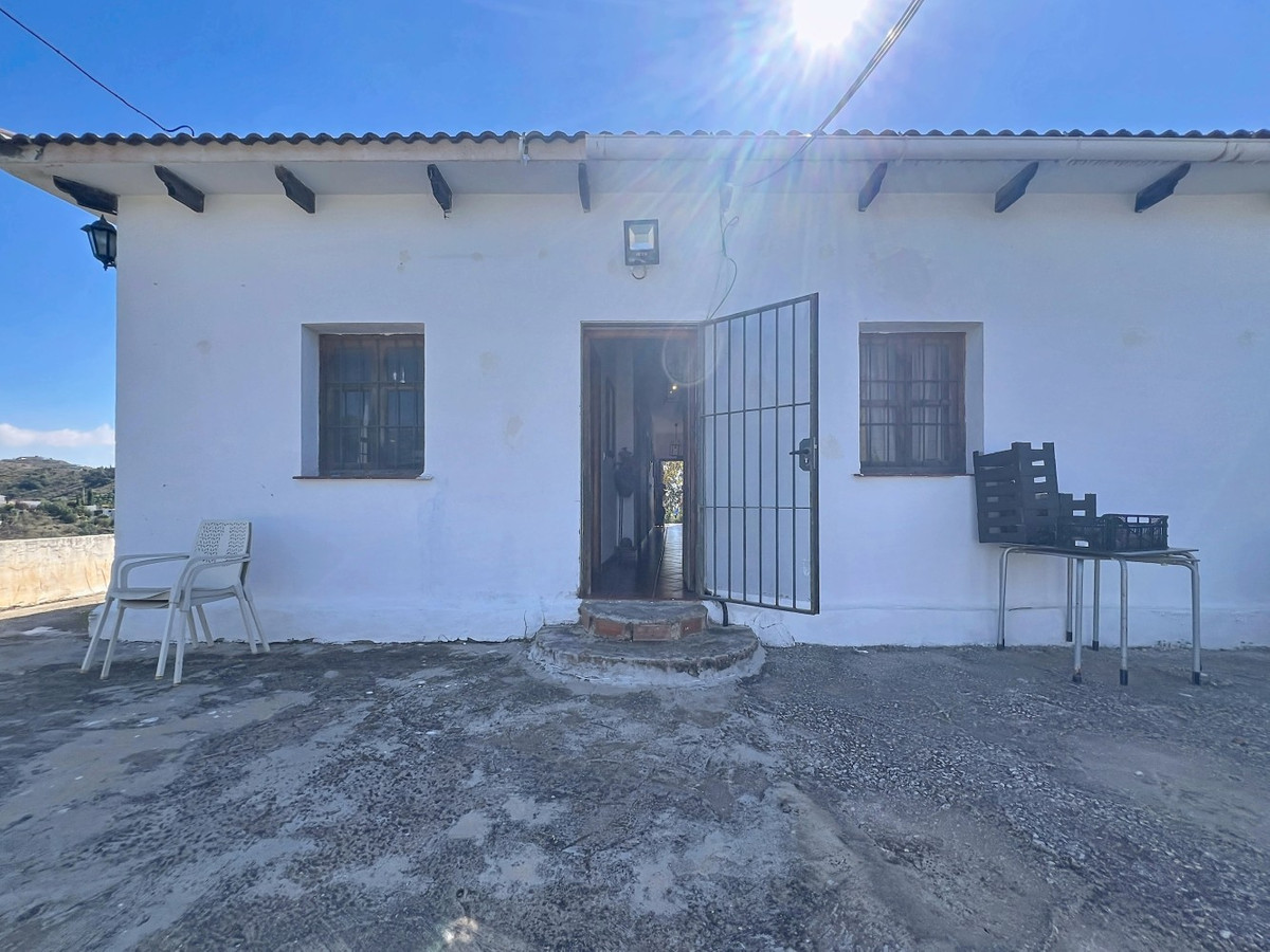 Finca met 6 slaapkamers in Benamargosa, Málaga in Benamargosa - foto 3
