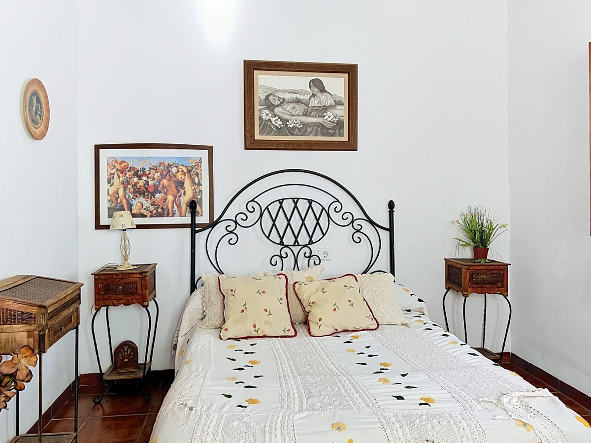 Finca met 6 slaapkamers in Benamargosa, Málaga in Benamargosa - foto 8