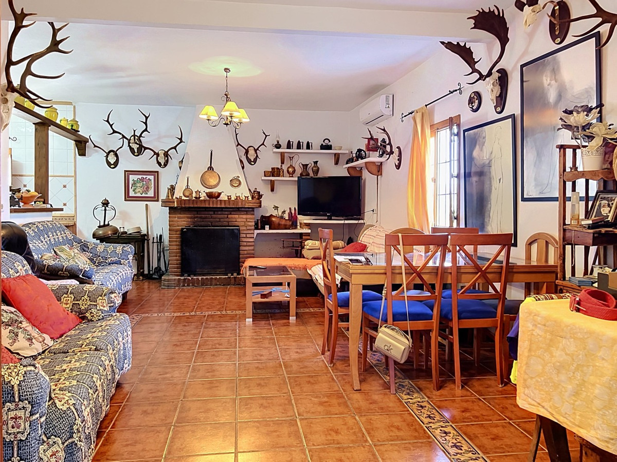 Finca met 6 slaapkamers in Benamargosa, Málaga in Benamargosa - foto 10