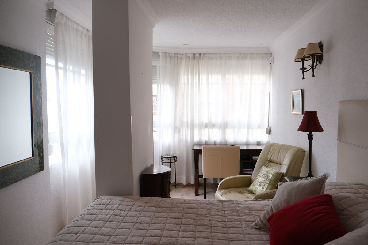 Drie-slaapkamerappartement aan Marbella’s promenade met zeezicht in Marbella - foto 13