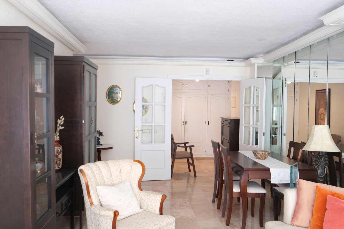 Drie-slaapkamerappartement aan Marbella’s promenade met zeezicht in Marbella - foto 4