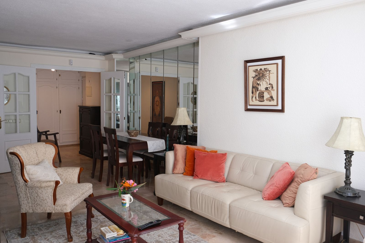 Drie-slaapkamerappartement aan Marbella’s promenade met zeezicht in Marbella - foto 5