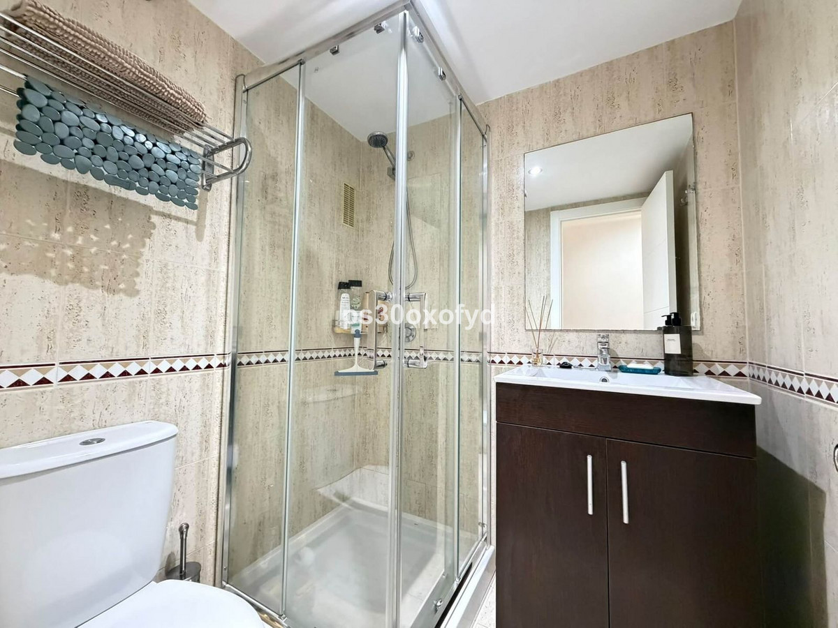 Appartement op middelste verdieping met 2 slaapkamers in San Luis de Sabinillas in San Luis de Sabinillas - foto 2