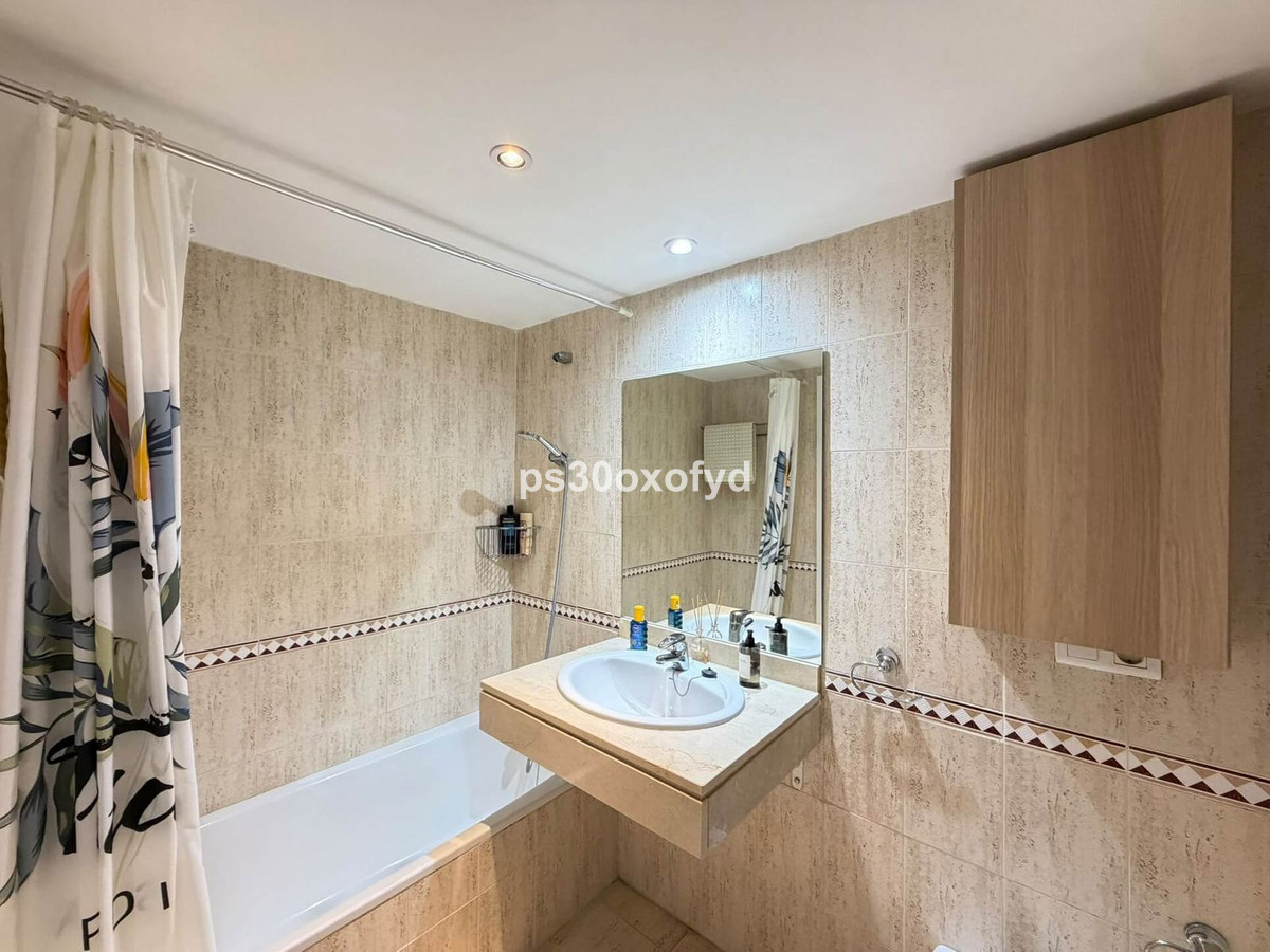 Appartement op middelste verdieping met 2 slaapkamers in San Luis de Sabinillas in San Luis de Sabinillas - foto 5