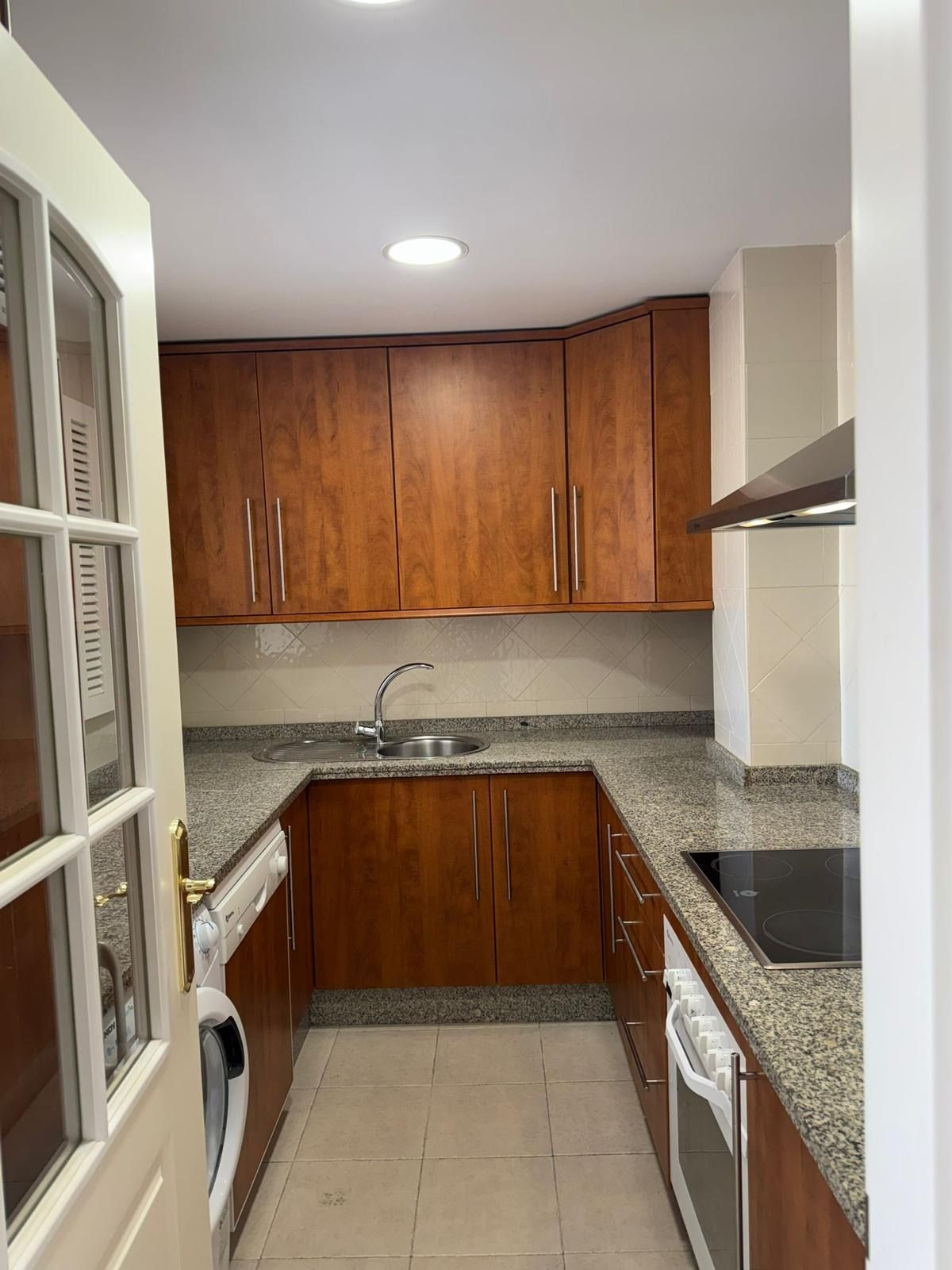 1 bedroom Apartment in Elviria in Elviria - foto 6