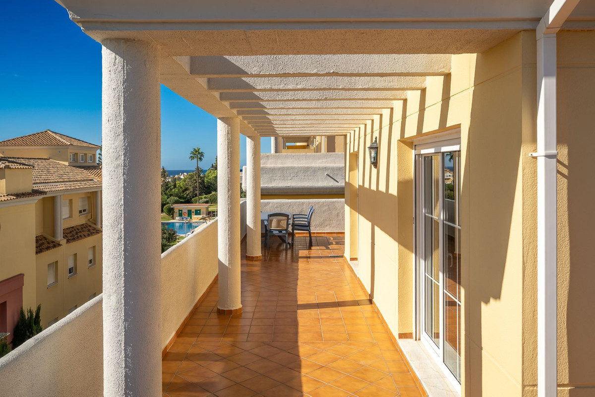 Prachtige penthouse met wrap-around terras en panoramisch zeezicht in Cabopino–Artola in Cabopino - foto 14