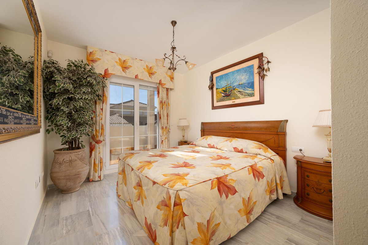 Prachtige penthouse met wrap-around terras en panoramisch zeezicht in Cabopino–Artola in Cabopino - foto 10