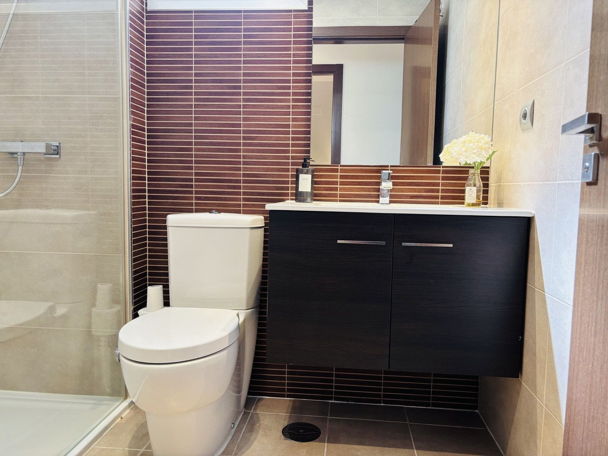 Elegant 3-slaapkamer hoek-tuinappartement met zee- en bergzichten in La Mairena in La Mairena - foto 14