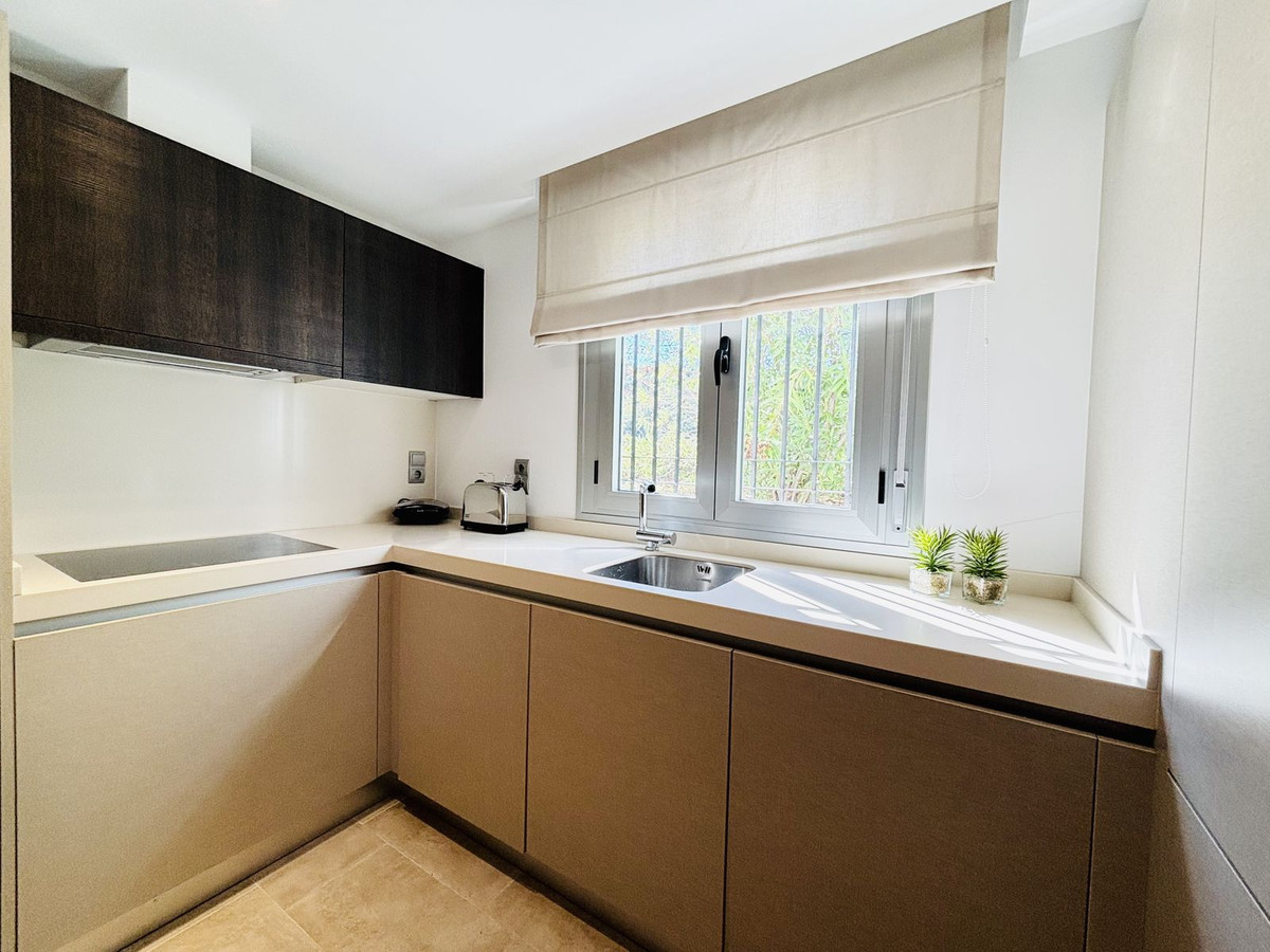 Elegant 3-slaapkamer hoek-tuinappartement met zee- en bergzichten in La Mairena in La Mairena - foto 18