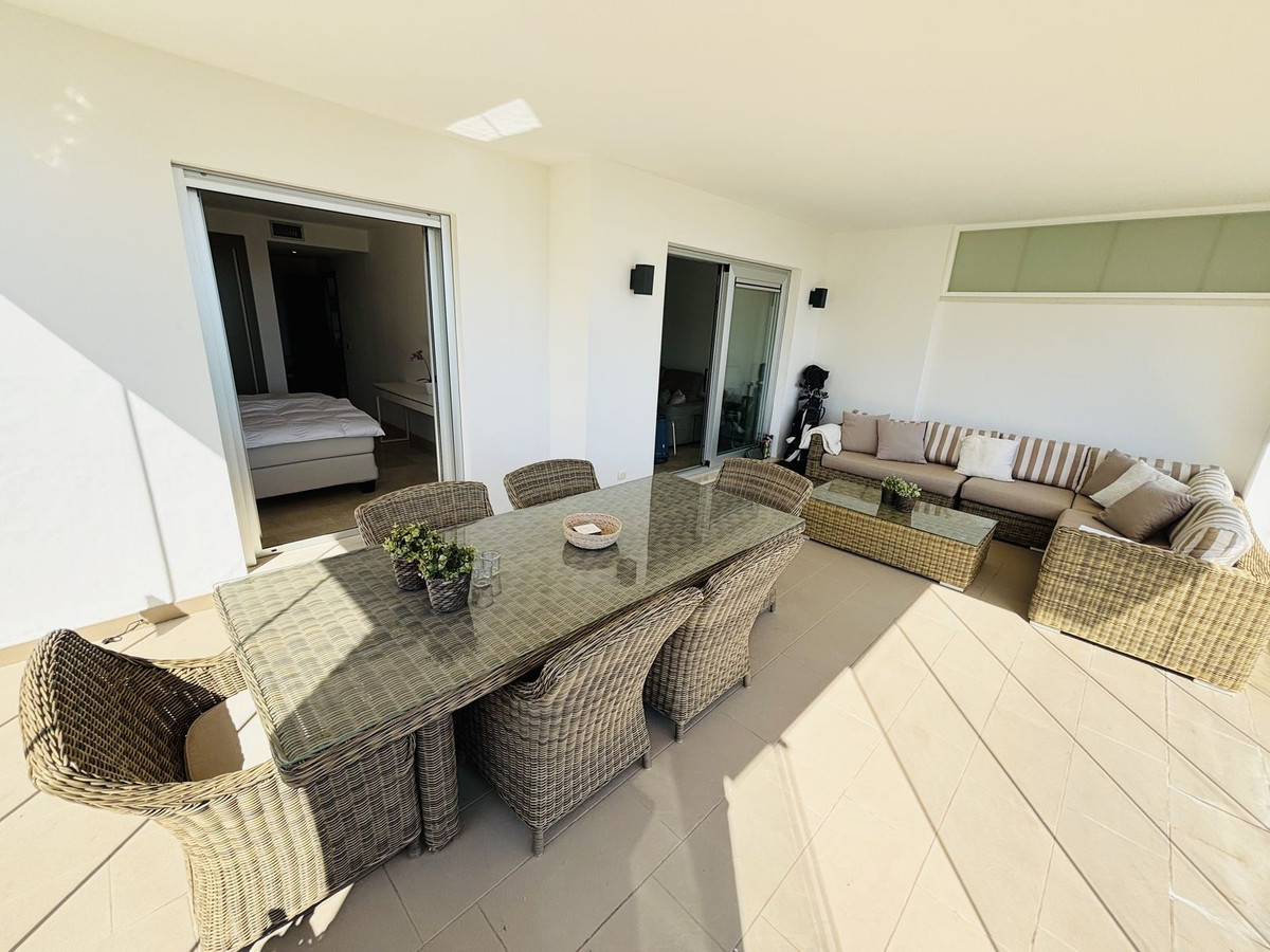 Elegant 3-slaapkamer hoek-tuinappartement met zee- en bergzichten in La Mairena in La Mairena - foto 7