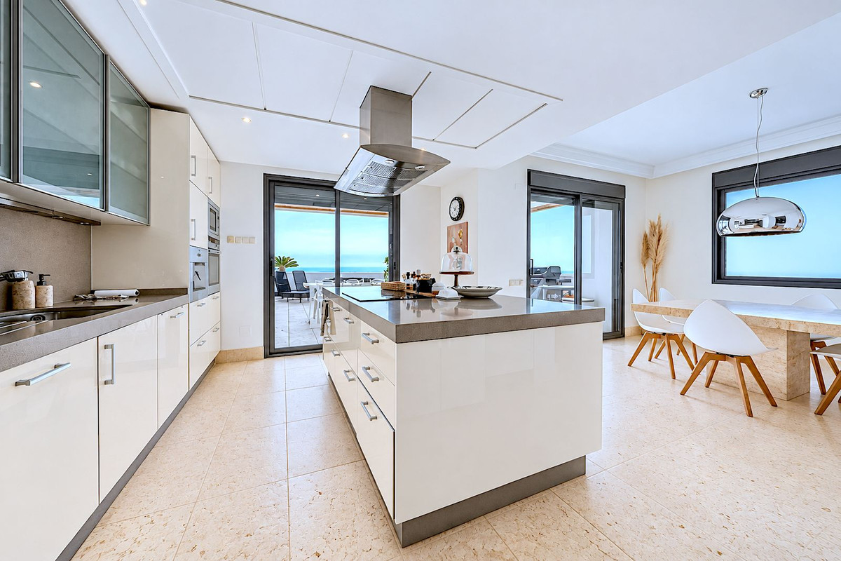 4 bedroom Apartment in Altos De Los Monteros in Altos de los Monteros - foto 9