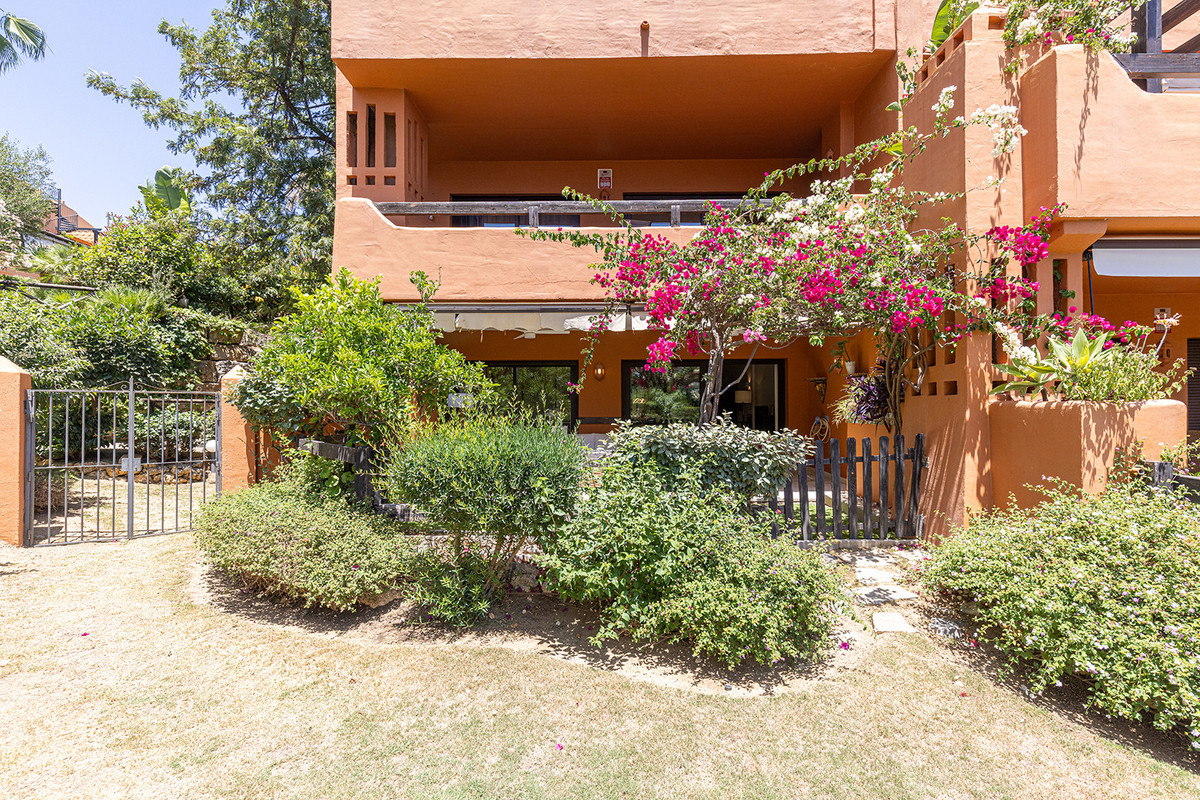 2 bedroom Apartment in Estepona in Estepona - foto 2
