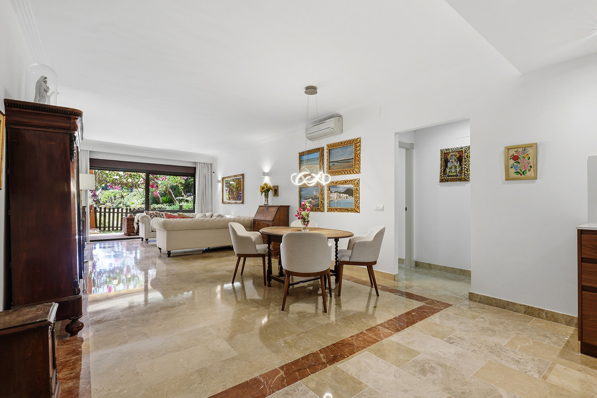 2 bedroom Apartment in Estepona in Estepona - foto 13