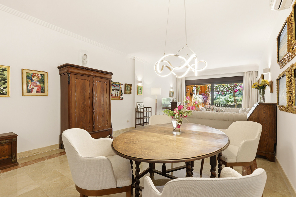 2 bedroom Apartment in Estepona in Estepona - foto 14