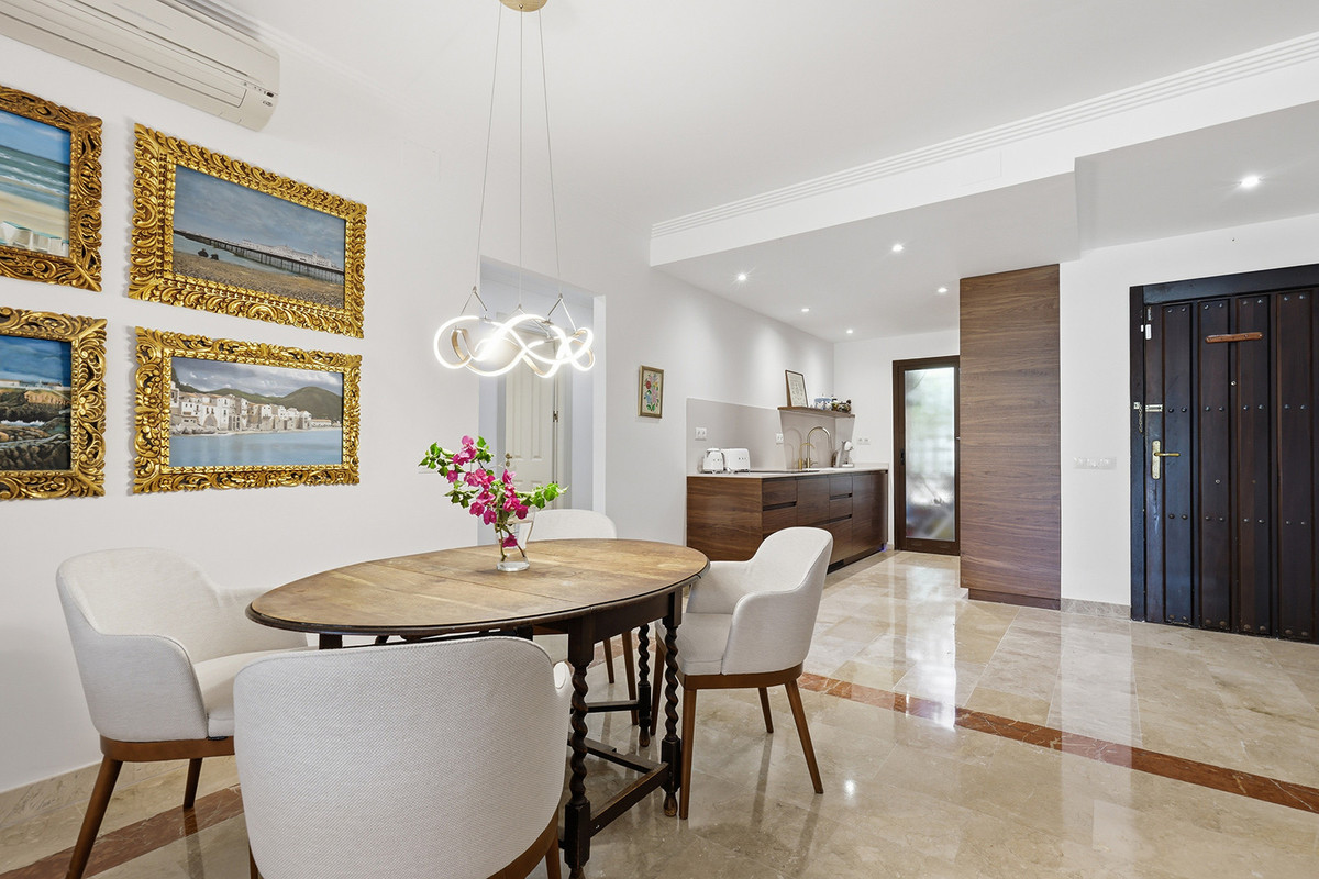 2 bedroom Apartment in Estepona in Estepona - foto 15