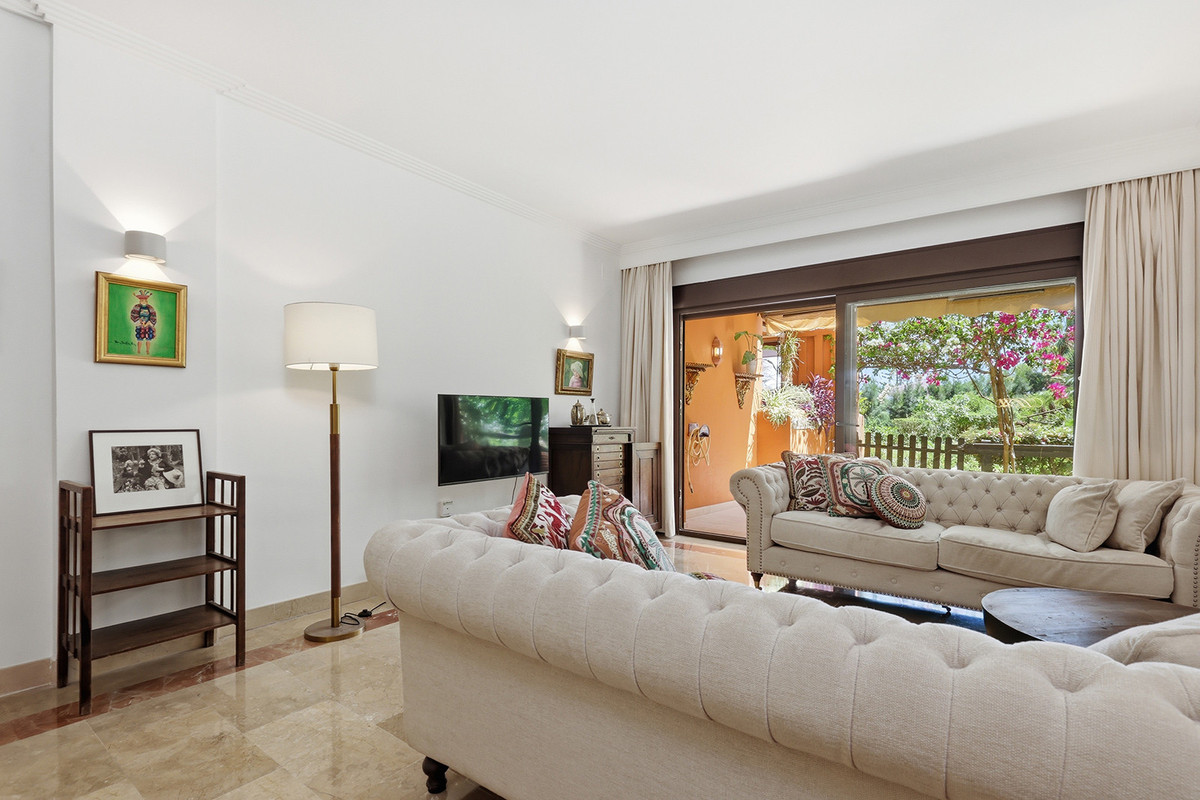 2 bedroom Apartment in Estepona in Estepona - foto 16