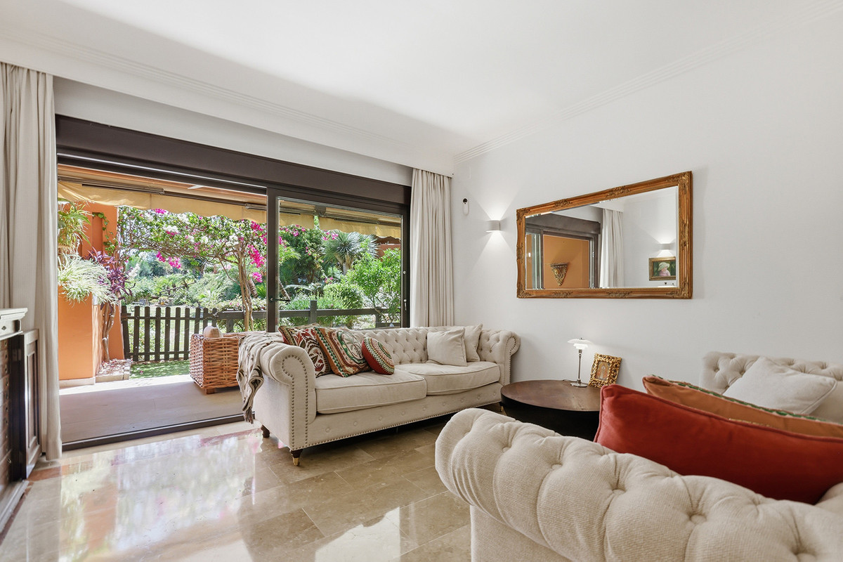 2 bedroom Apartment in Estepona in Estepona - foto 17