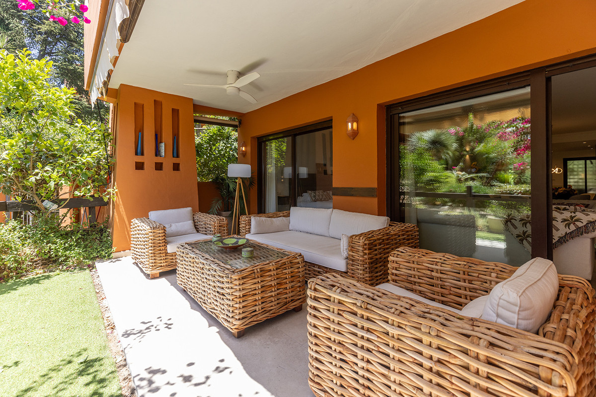 2 bedroom Apartment in Estepona in Estepona - foto 3