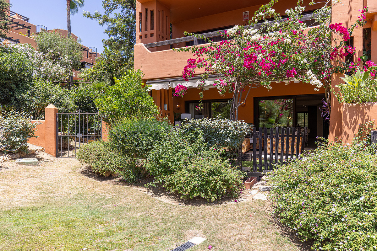 2 bedroom Apartment in Estepona in Estepona - foto 6