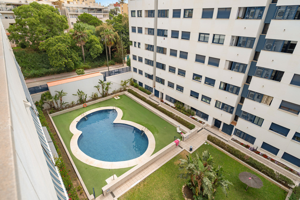 Drie-slaapkamerappartement in Estepona in Estepona - foto 2