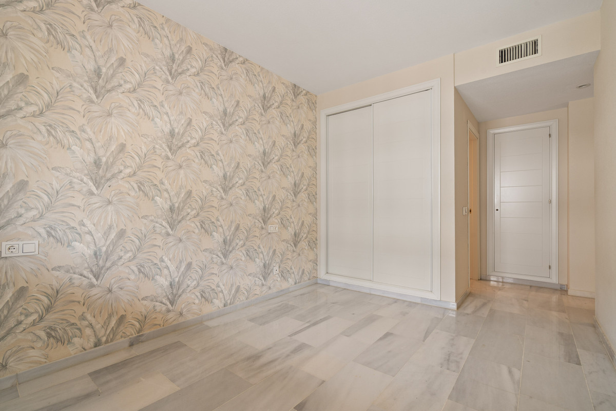 Drie-slaapkamerappartement in Estepona in Estepona - foto 16
