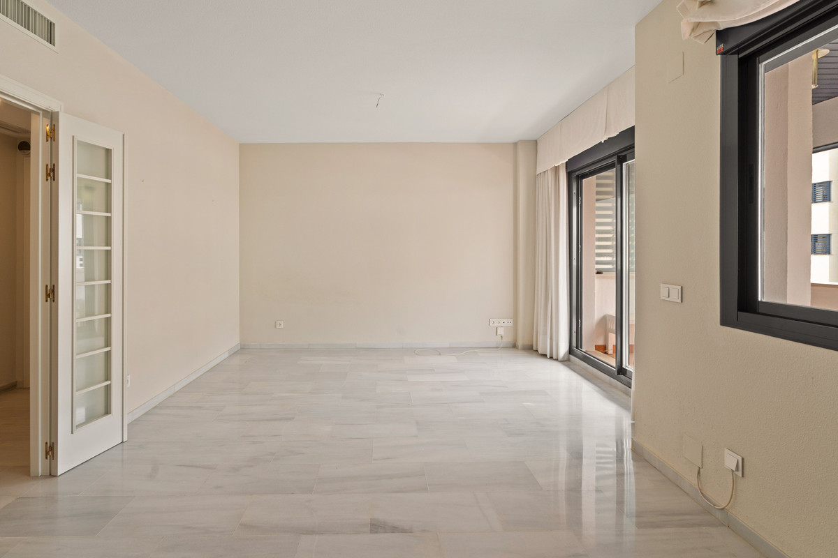Drie-slaapkamerappartement in Estepona in Estepona - foto 9