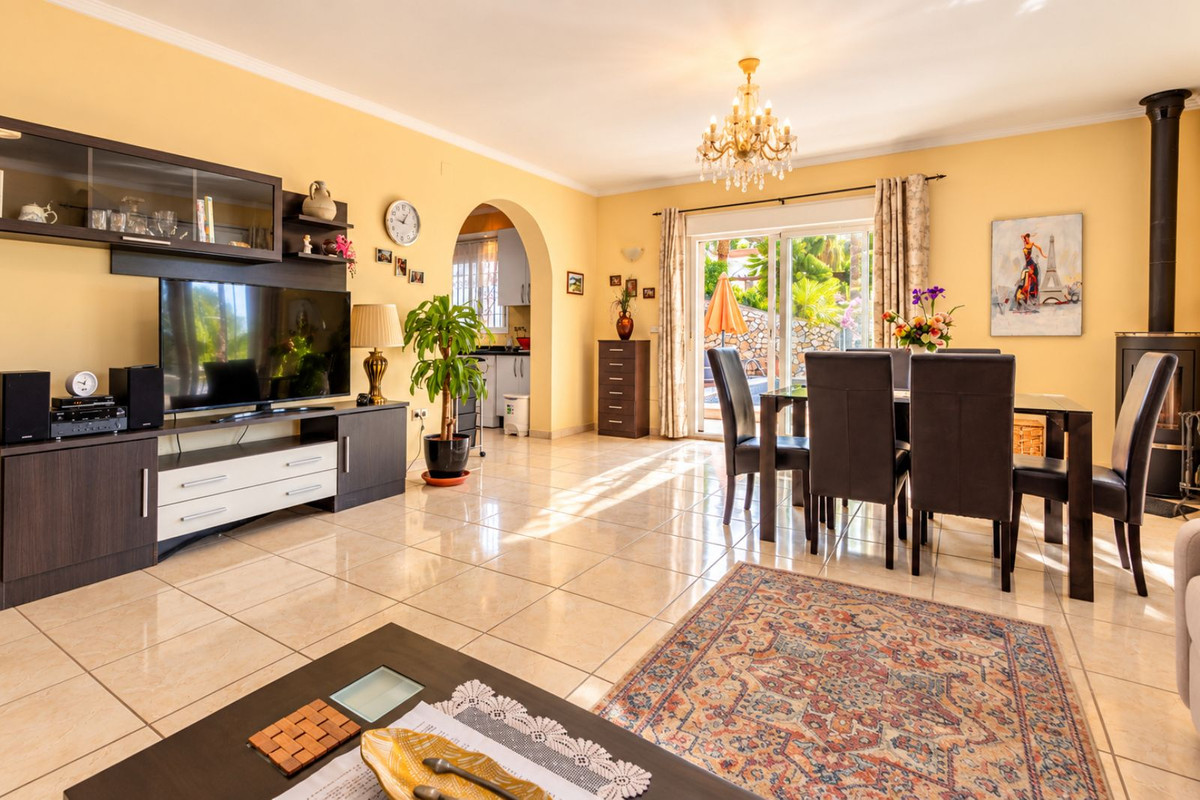 7-slaapkamer landgoed nabij Cómpeta met twee villa’s, gastentoren en zeezicht in Cómpeta - foto 15
