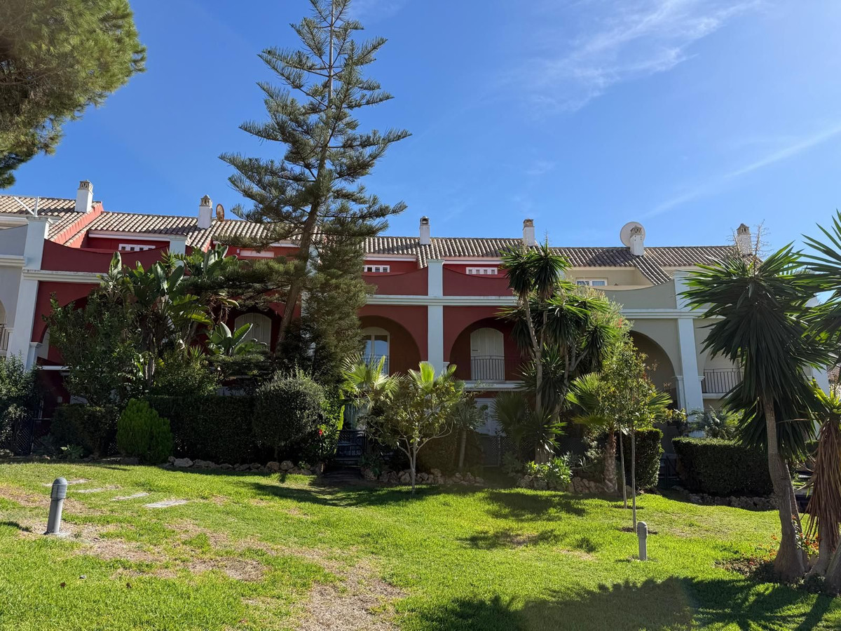 4 bedroom House in Bahía De Marbella in Bahía de Marbella - foto 4