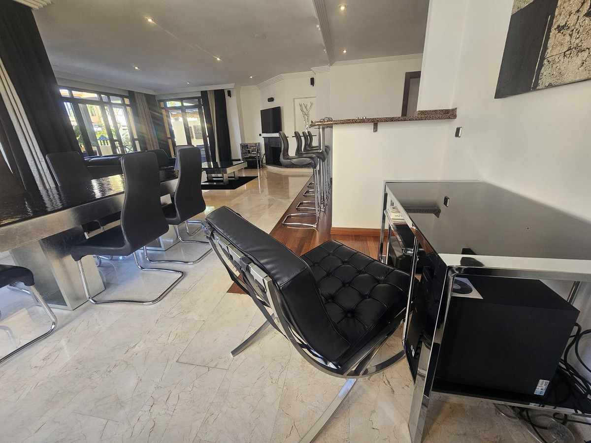 2 bedroom Apartment in Puerto Banús in Puerto Banús - foto 12