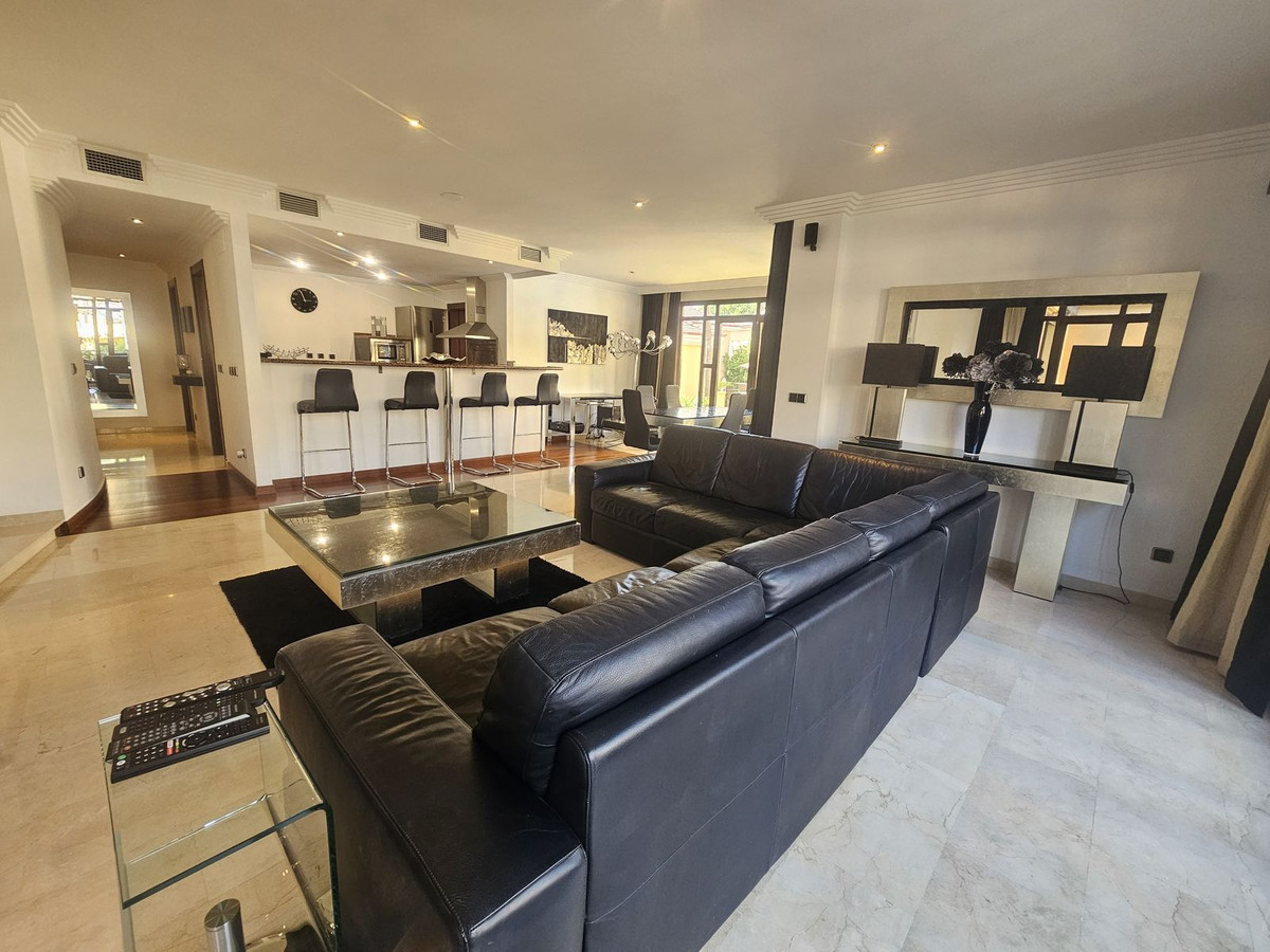 2 bedroom Apartment in Puerto Banús in Puerto Banús - foto 4