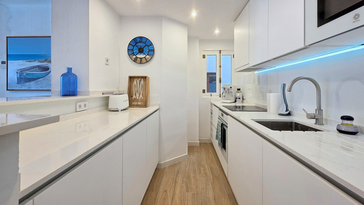 Twee-slaapkamerappartement in La Duquesa met uitzicht op de marina in La Duquesa - foto 2